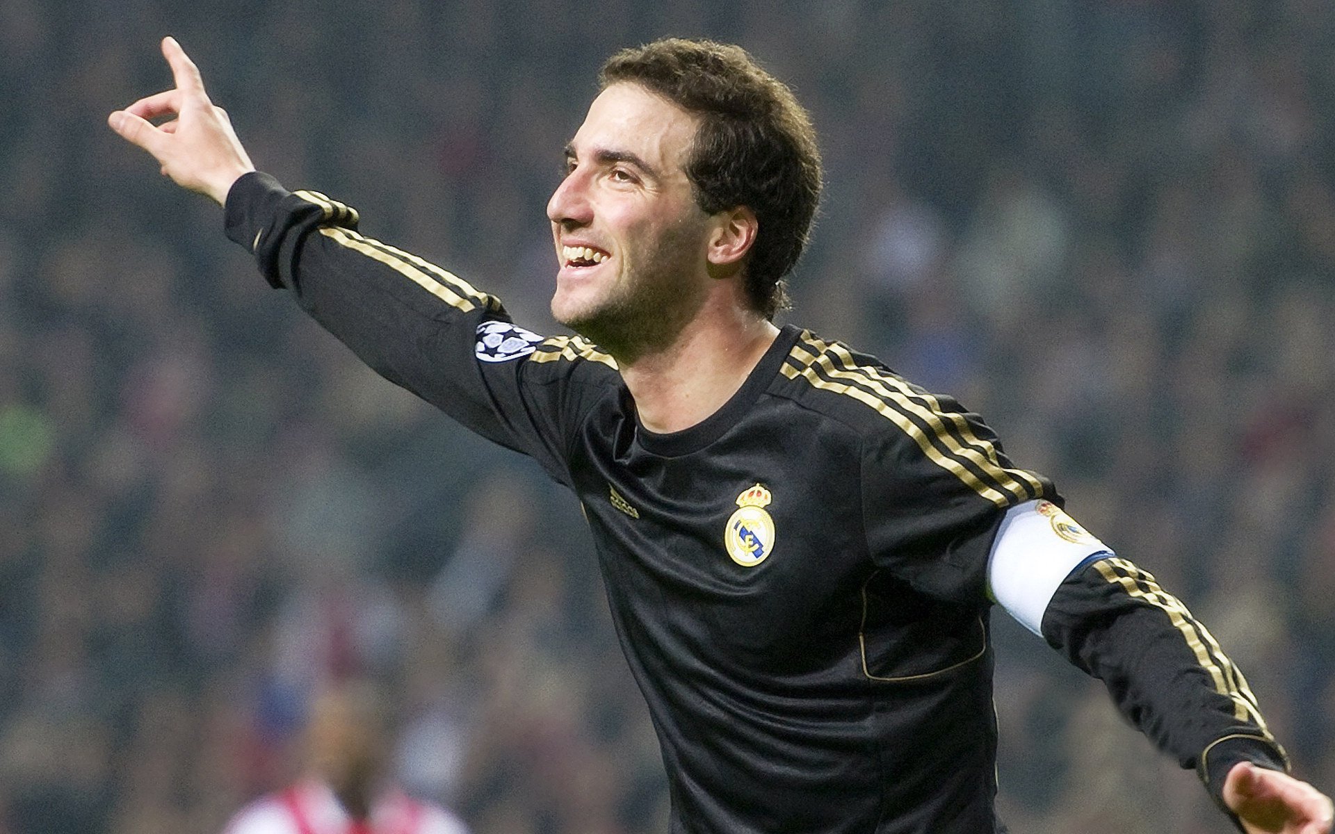 加克波爆发点燃荷兰希望,巴萨式节奏掌控助阿尔及利亚重塑北非雄风