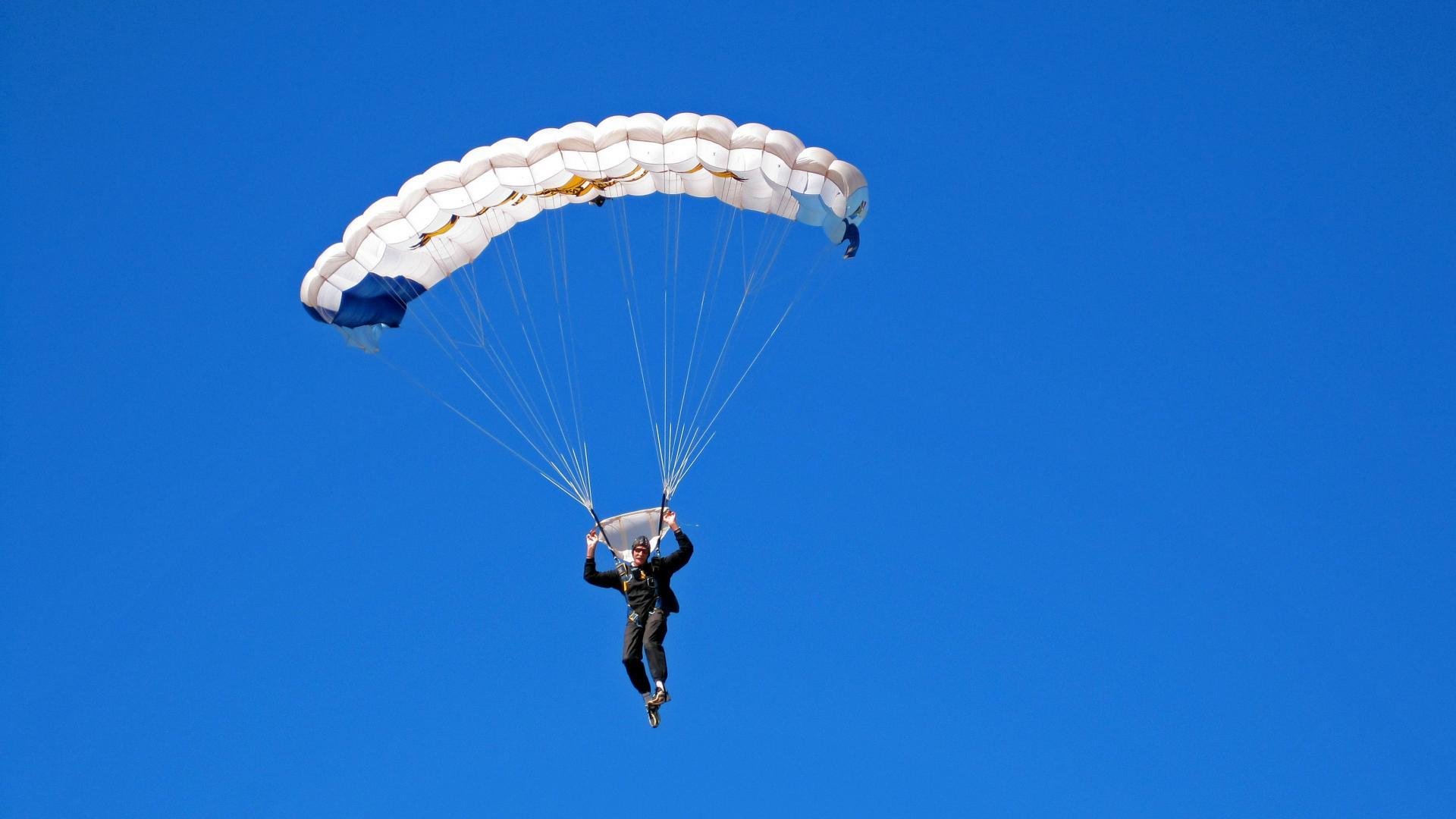 东决关键战焦点战，中国轻取多特蒙德